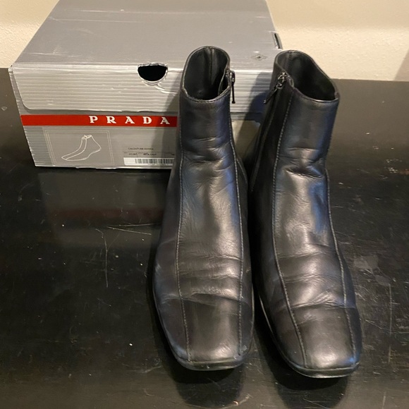 PRADA VINTAGE BOOTIES BLACK LEATHER SIZE-8 PREOWNED! - Picture 4 of 8